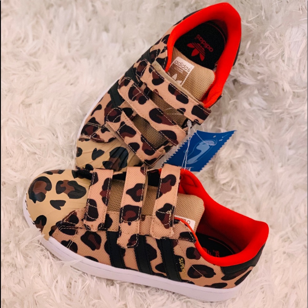 Leopard print kids Adidas!😍